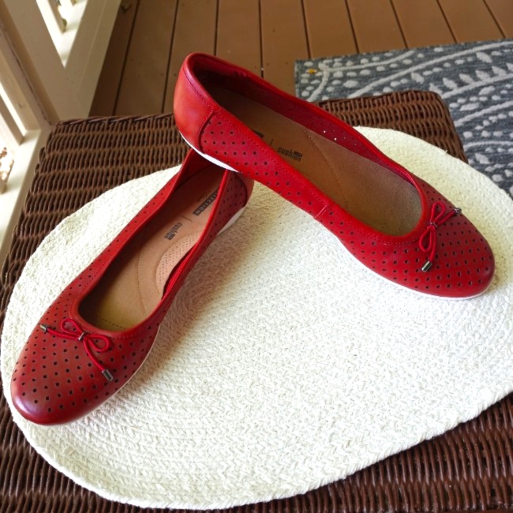 Clarks Comfort Collection Leather Slip on Shoes